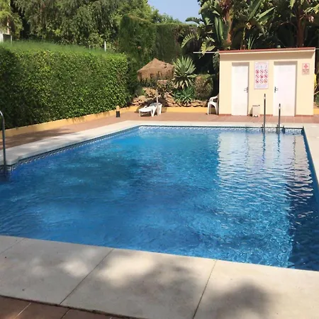Hispanidad With Pool - Happy